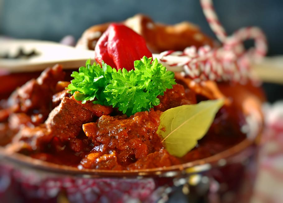 close-up photo, sauteed meat, goulash, beef, beef goulash, specialty, main course, cook, eat, kitchen