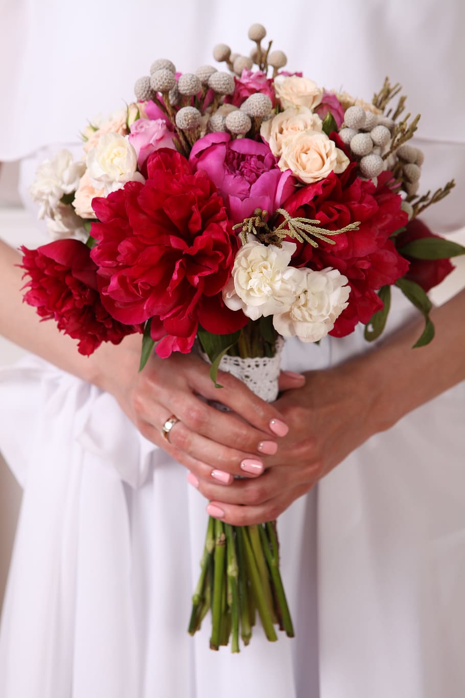 赤, カーネーションの花, 白, バラ, 花のウェディングブーケ, 結婚式, ウェディングブーケ, ブーケ, 花, 結婚