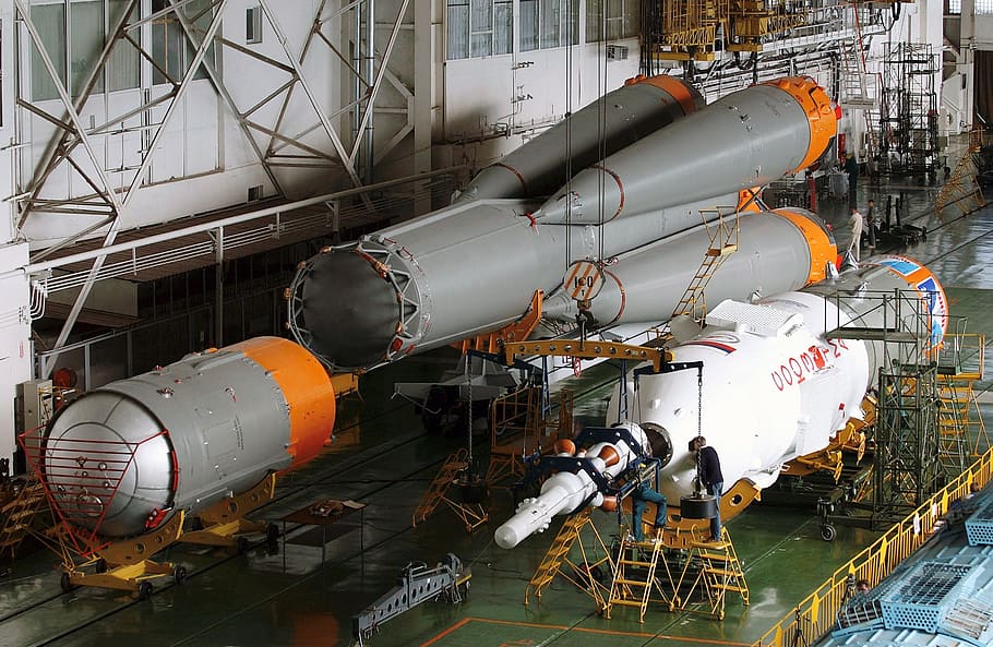 hombre, pisar, taburete, gris, blanco, transbordador espacial, cohete Soyuz, cohete, soyuz, misil balístico intercontinental