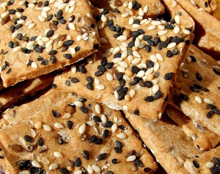 sesame seed biscuits, crackers, food, salty, party, crunchy, snacks, healthy, food and drink, freshness