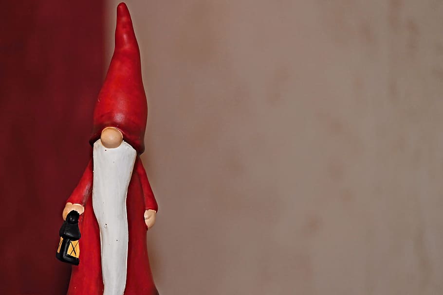 gnome, memegang, figurine lampu, fotografi fokus, katai, kap, sosok, lentera, imp, deco