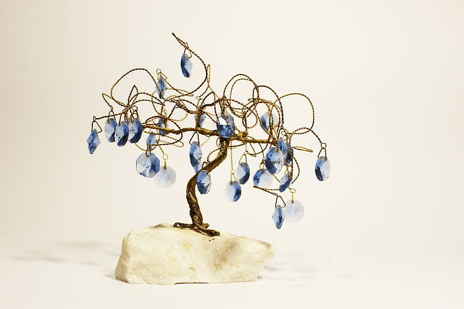 Sapling, Crystal, Copper, Silica, Macro, tree, stone, studio shot, white background, close-up