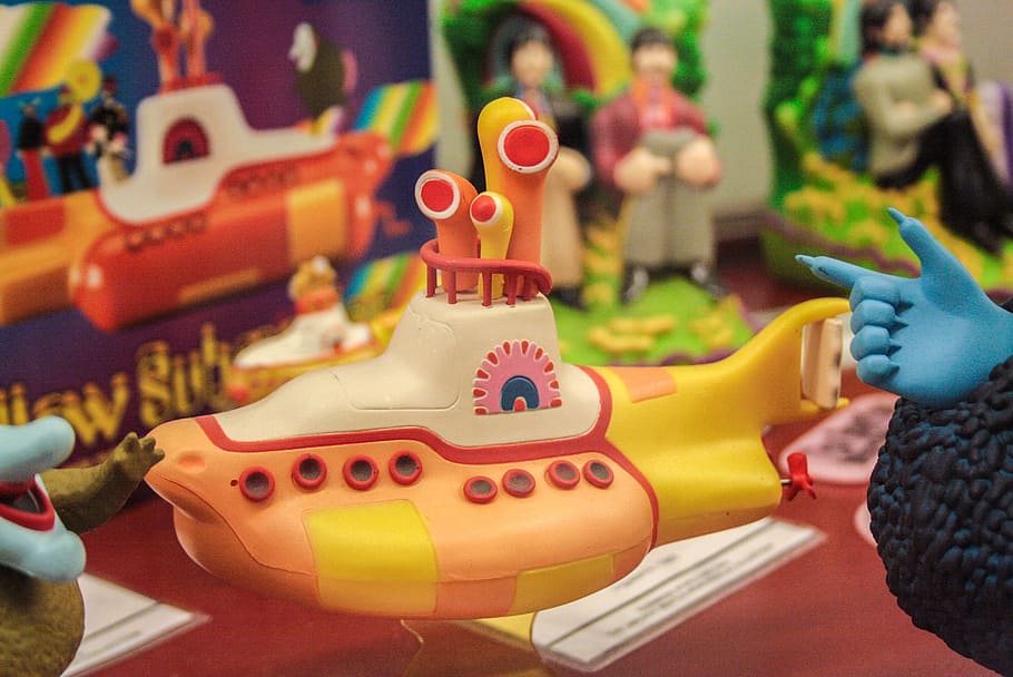 submarino amarillo, los beatles, juguete, representación, arte y artesanía, creatividad, enfoque en primer plano, nadie, interiores, para la venta