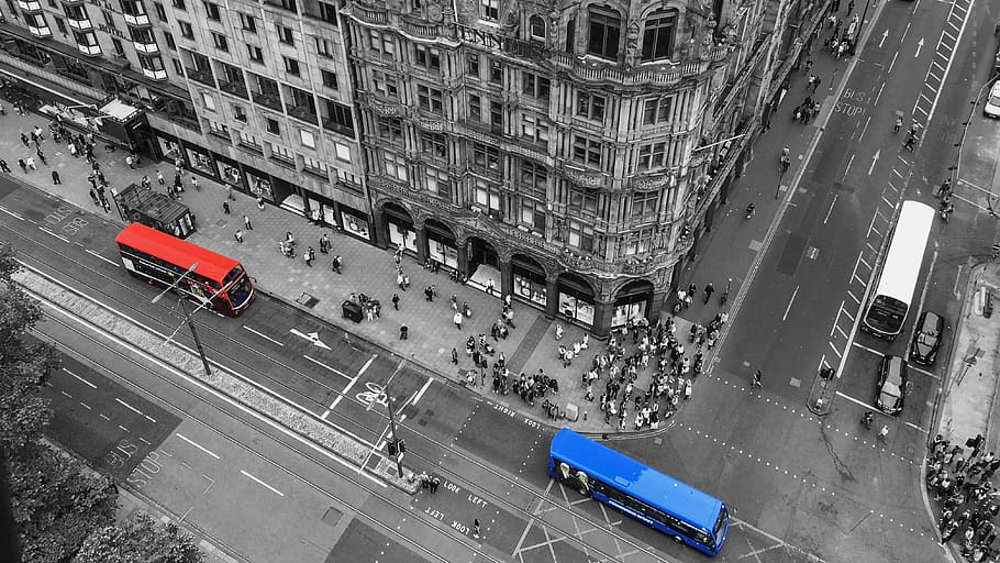United Kingdom, Scotland, Edinburgh, princes street, street view, junction, buses, building, road, pedestrians