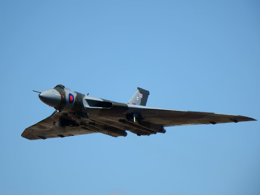 flying, gray, fighter aircraft, xh558, vulcan, avro vulcan, the spirit of great britain, airshow, raf, bomber