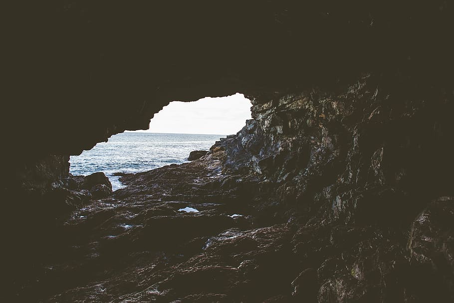 gua, di samping, tubuh, air, coklat, dekat, batu, pantai, tebing, pemandangan