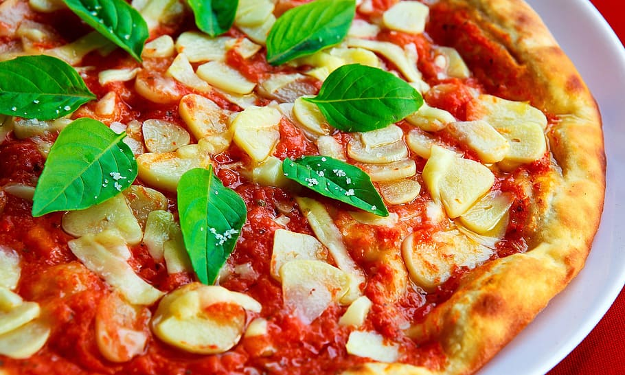 pizza jamur, putih, piring, pizza, kemangi, bawang putih, kerak, saus, makanan, Italia