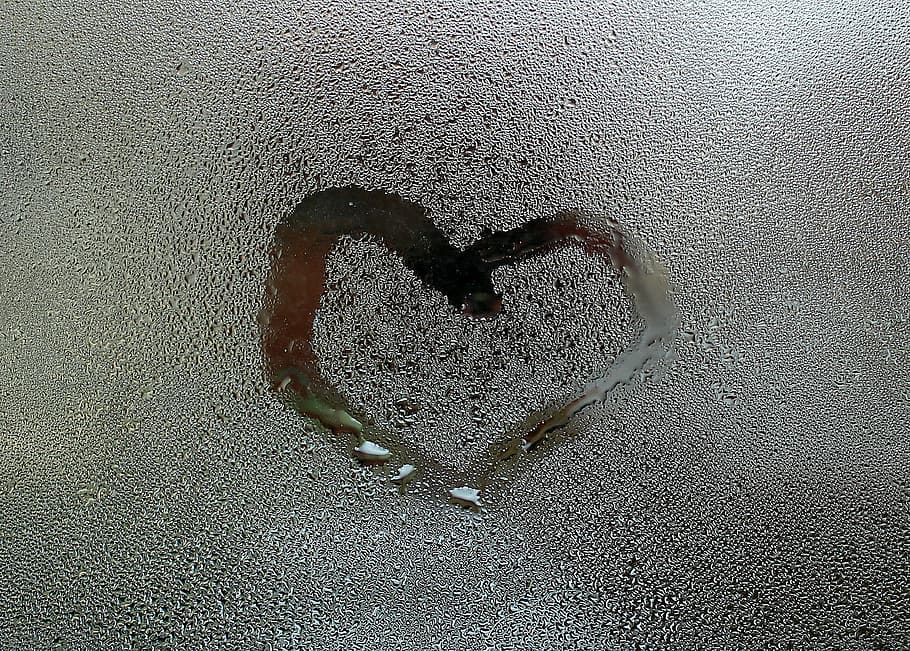 heart, pane, droplets of water, symbol, window, glass, drawing on glass, the background, texture, wet