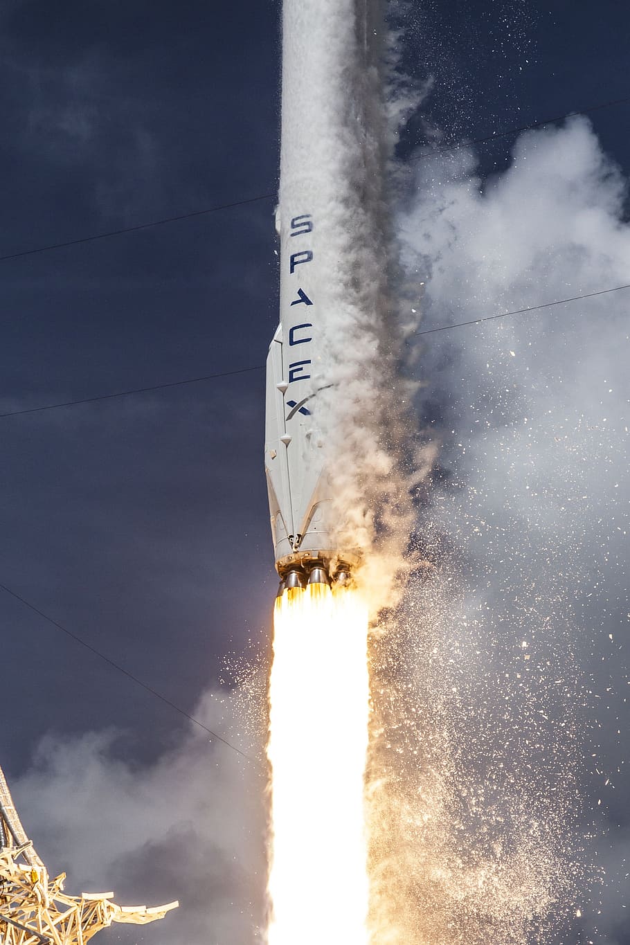 white, spacex space shuttle, launching, rocket launch, spacex, lift-off, launch, flames, propulsion, space