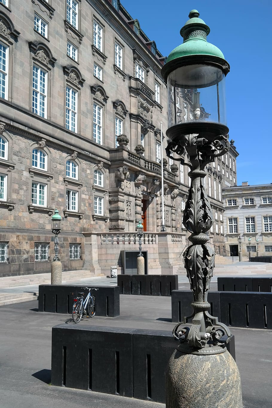 government, copenhagen, lamp, day, old, christiansborg, city, building, denmark, architecture