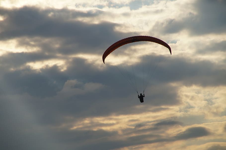 paragliding, gleitschrimflieger, paraglider, fly, sun, sunset, abendstimmung, adventurer, sport, back light