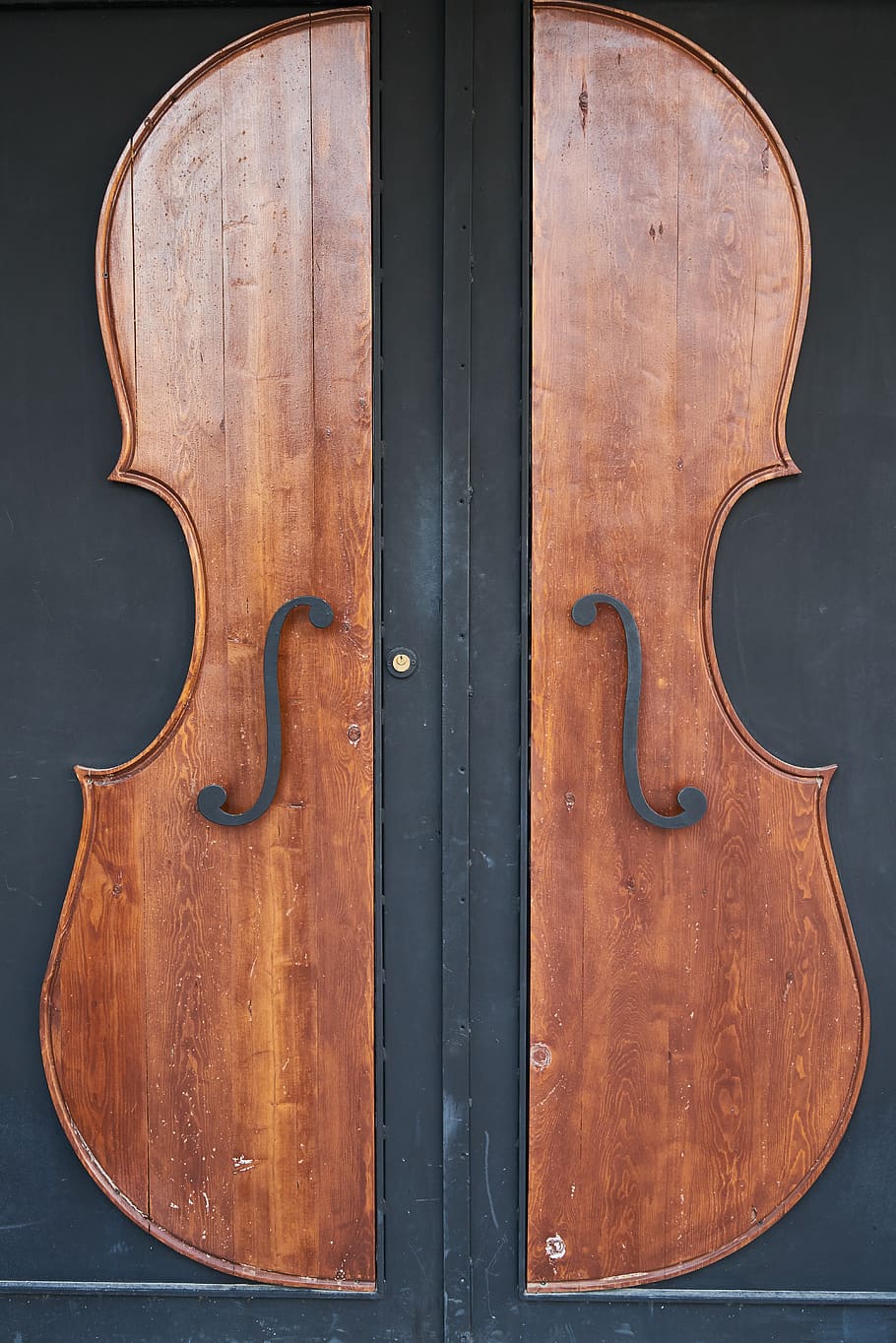 door, wood, background, building, home, violin, decor, old, introduction, architecture