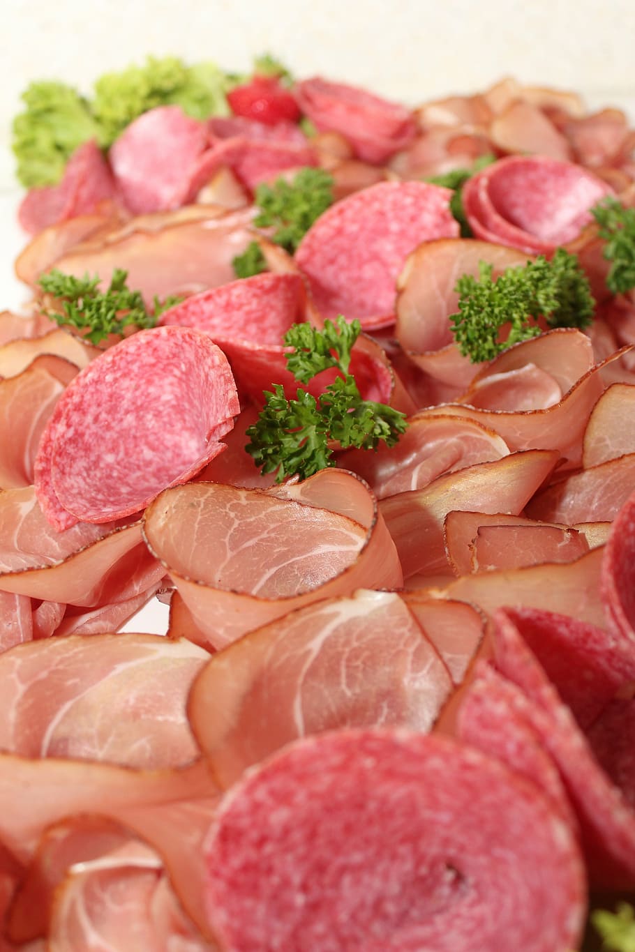 meat slices, wurstplatte, sausage, mettwurst, ham, smoked ham, smoked, snack, sausage presentation, food and drink
