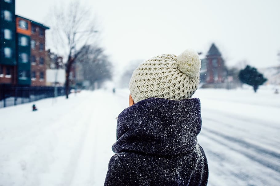 orang, sendirian, salju, musim dingin, di luar, jalan, gedung, pohon, suhu dingin, pakaian hangat