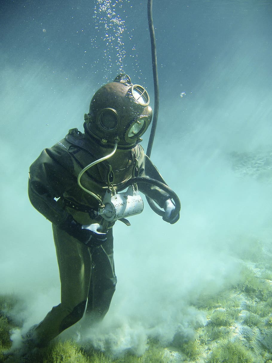 person scuba diving, underwater, divers, helmet diver, historically, diving suit, diving, vintage, air bubbles, scuba Diving