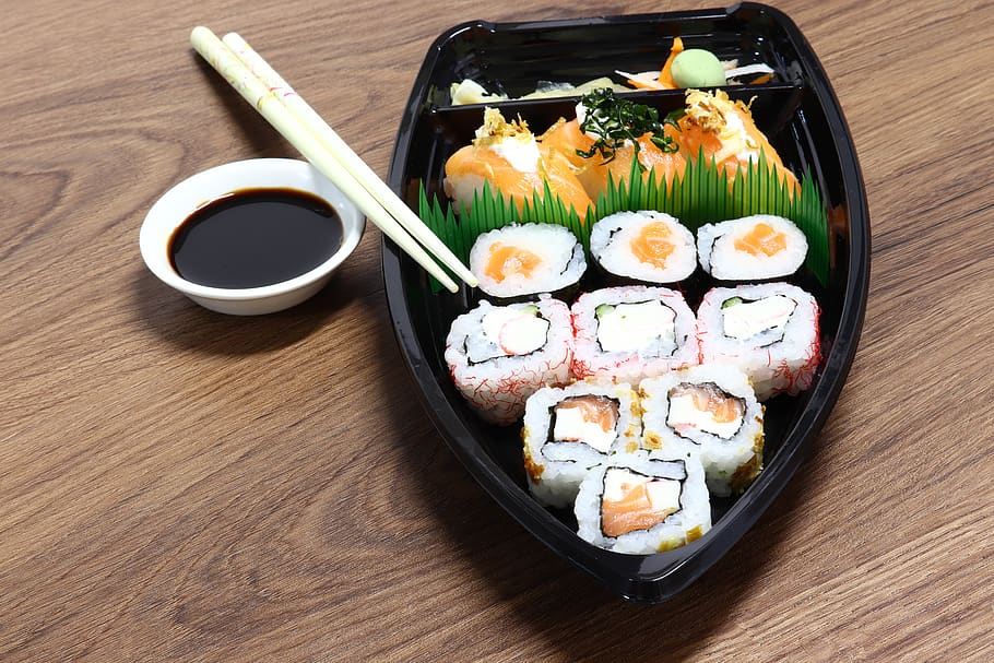 japão, sushi, peixe, salmão, restaurante, saudável, almoço, wasabi, sashimi, algas marinhas