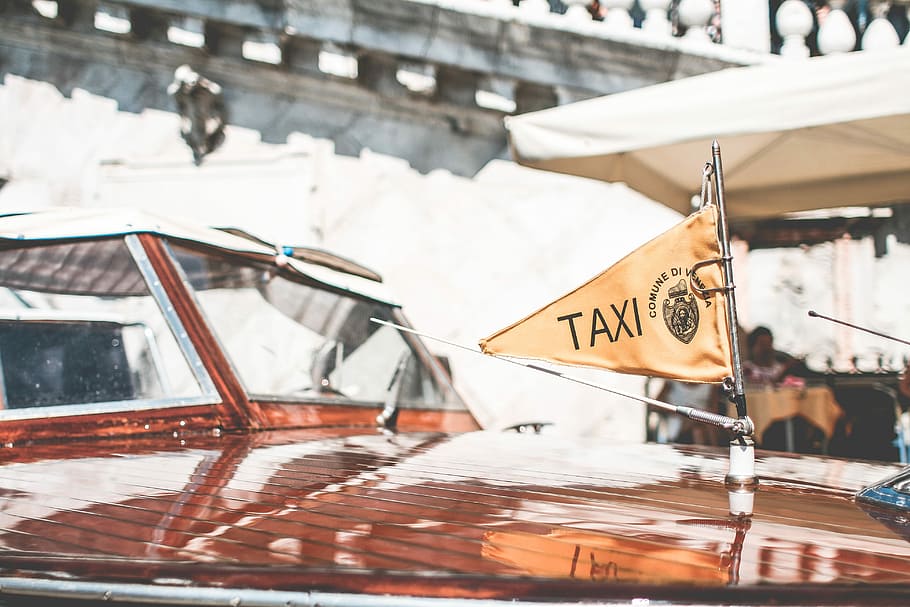 象徴的なボートタクシー, ヴェネツィア, イタリア, フラグ, 象徴的, ボート, タクシー, ボートタクシー, 高級, 交通