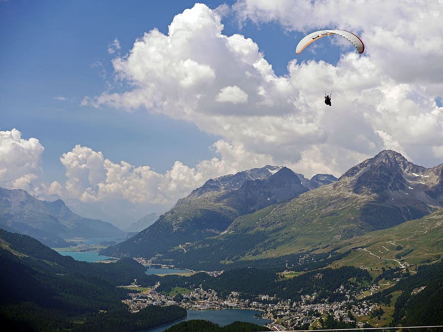paraglider, st moritz, oberengadin, high inntal, piz corvatsch, main alpine ridge, lake st moritz, silva planner lake, maloja pass, panorama