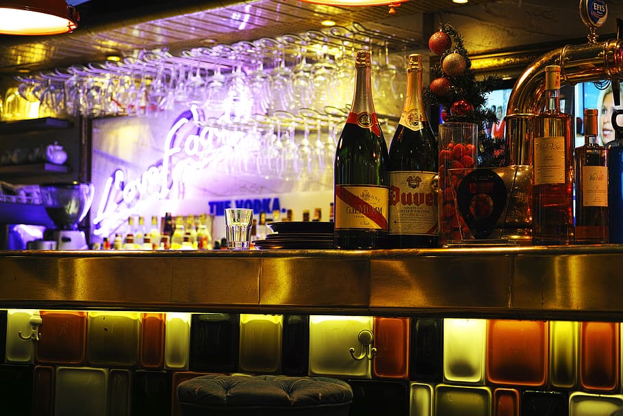 bar, the drink, entertainment, bottle, glass, light, night life, sociability, beer, alcohol