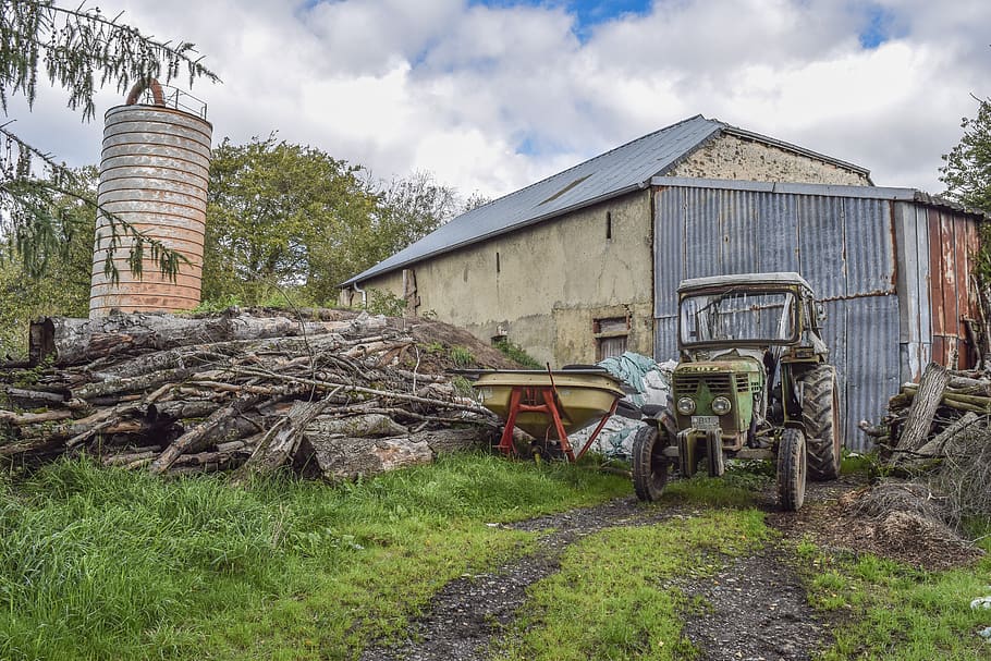 farm, agricultural machinery, tractor, agriculture, tractors, working machine, commercial vehicle, old, lost places, vehicle