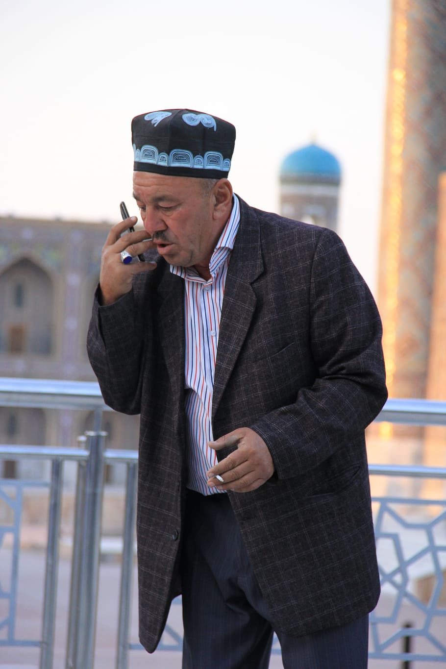 Usbequistão, Uzbequistão, Homens, S, Homem, Telefone, loja, negociação, atenção, idosos