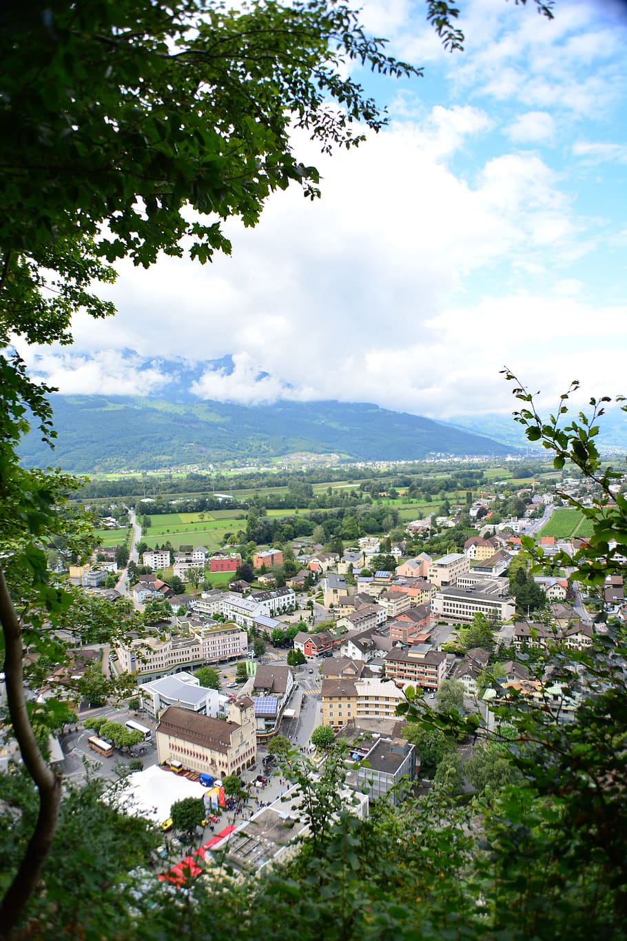 Liechtenstein, Cidade, Edifícios, Paisagem urbana, Europa, cena urbana, árvore, arquitetura, ao ar livre, paisagens
