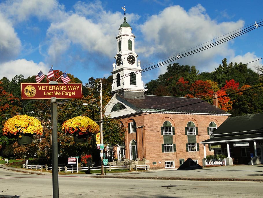 church, town center, veterans, street, small town, quaint, new england, fall, autumn, foliage