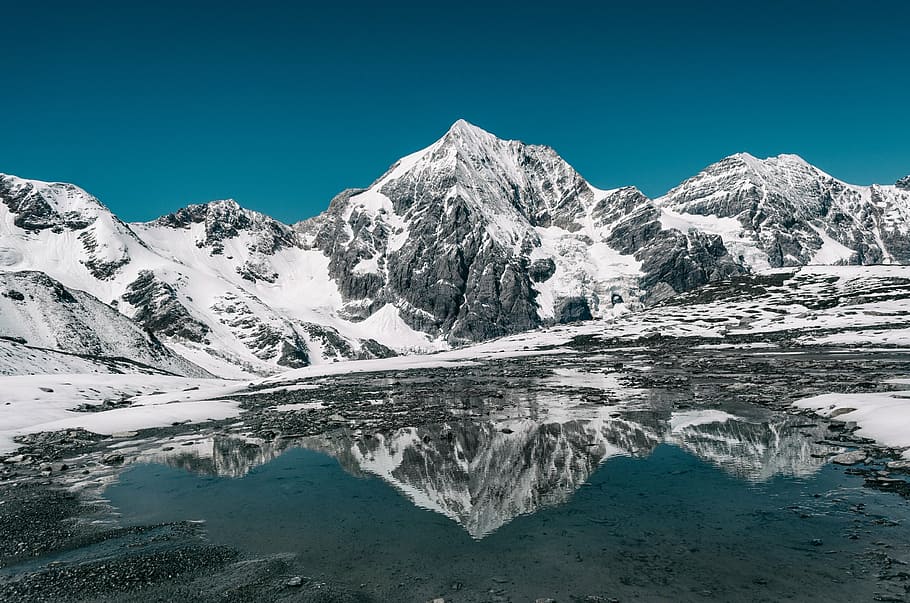 foto de paisagem, neve, coberto, montanha, azul, céu, corpo, agua, próximo, lago