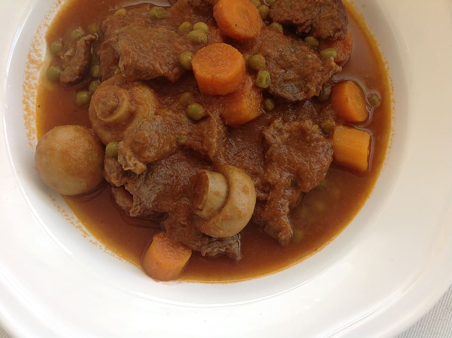 meat dish, mushrooms, carrots, white, ceramic, bowl, stew, meat, vegetables, food and drink