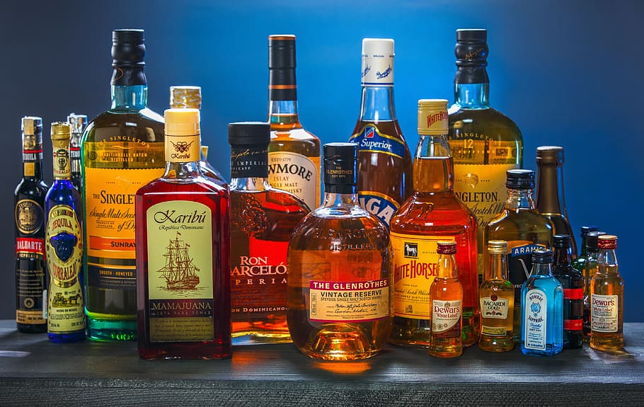 bebida, alcohol, whisky, ron, tequila, ginebra, vidrio, líquido, moteado, fondo