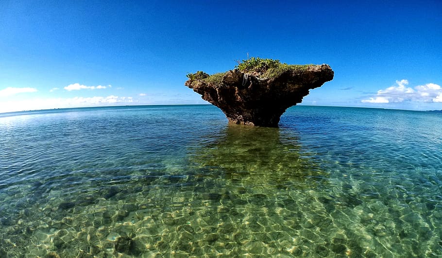 Marrón, formación de piedra, medio, cuerpo, agua, foto, pequeña isla, cuerpo de agua, Ishigaki, Japón