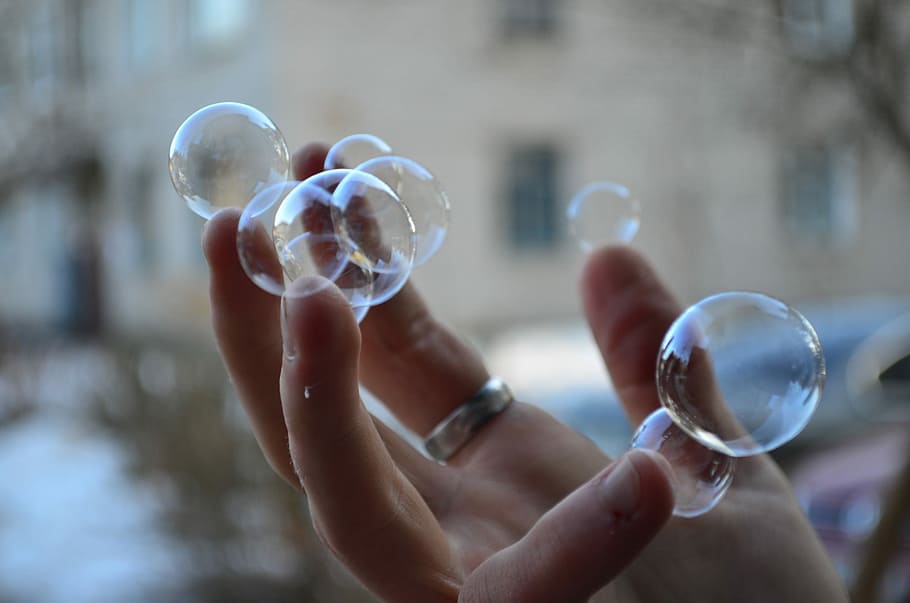 person playing bubbles, Soap Bubbles, Hand, Ring, Fingers, Balls, soap, bubble, holding, wineglass