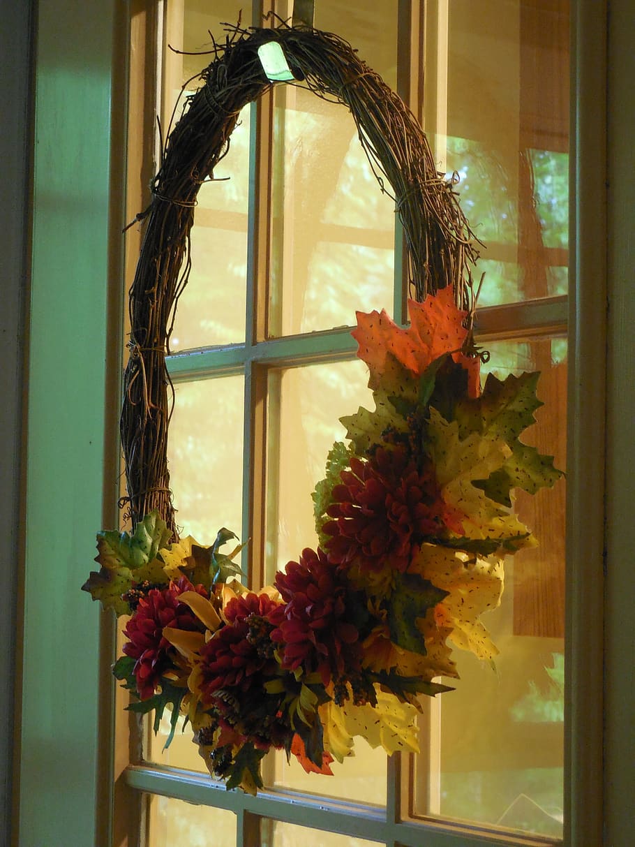 wreath, door, decoration, season, holiday, ornament, festive, seasonal, traditional, front door
