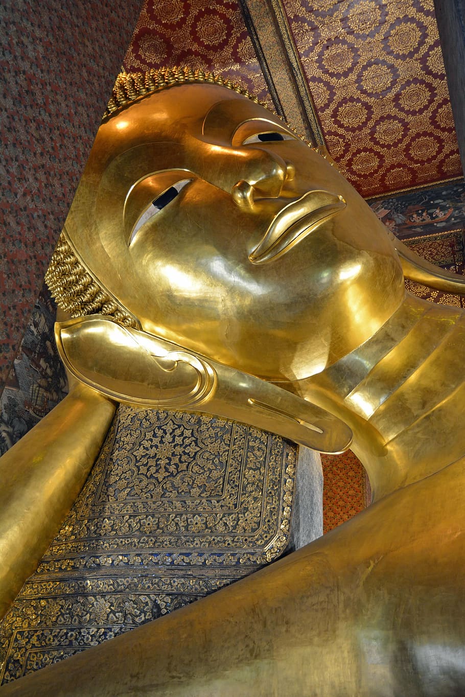 thailand, bangkok, reclining buddha, sculpture, statue, male likeness, belief, gold colored, representation, religion