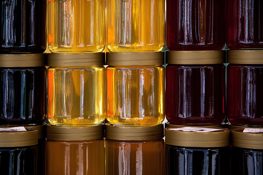 red, yellow, tinted, glass jars, honey, honey jars, ranking, forest honey, flower honey, back light