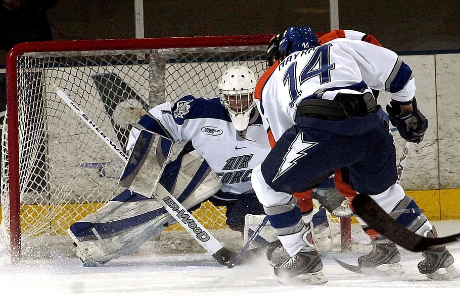 ice hockey player, guarding, net, Ice Hockey, Goalie, Goal, Sport, Team, helmet, game
