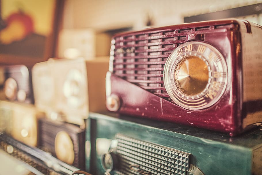 radio, vintage, oldschool, bergaya retro, teknologi, antik, tua, dalam ruangan, merapatkan, sejarah