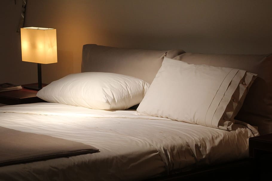 empty, bed, white, comforter, set, turned, table lamp, blanket, double bed, read