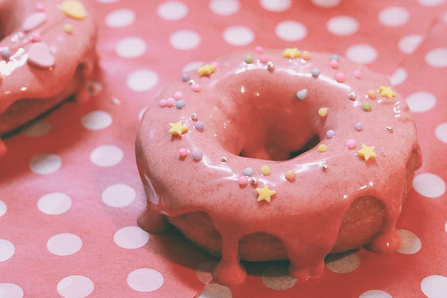 pink doughnut, pink, doughnut, donut, dessert, food, cake, icing, pink Color, sweet Food