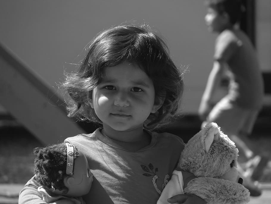 μαλακάσα, refugees, afghanistan, portrait, child, childhood, looking at camera, one person, real people, focus on foreground