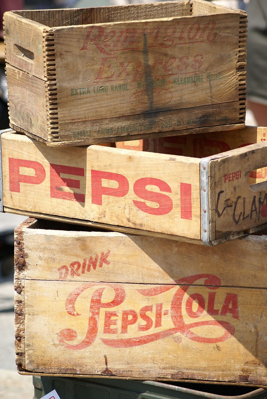 logotipo de pepsi-cola, pepsi, pop, refresco, vintage, marketing, cajas, madera, pila, letreros