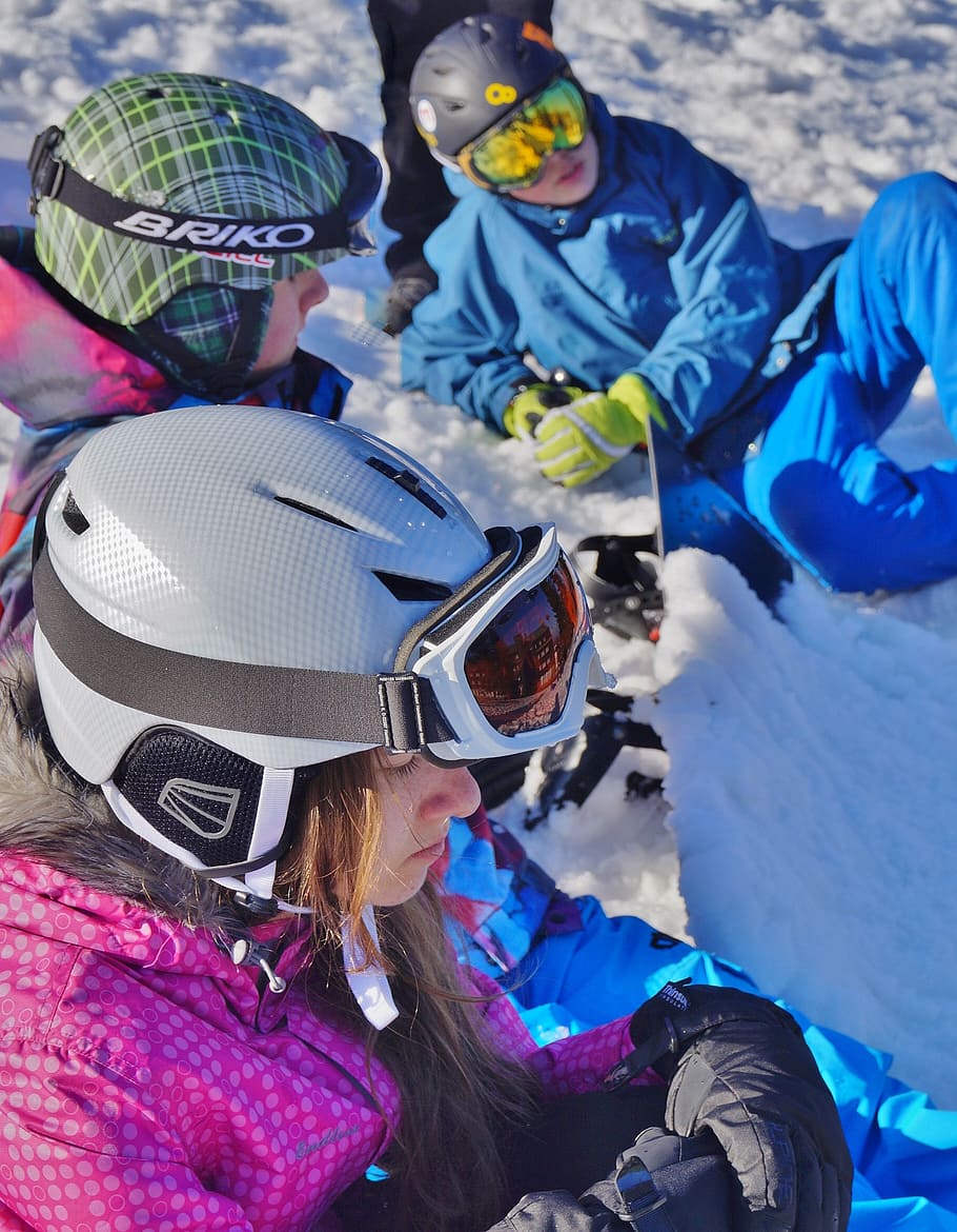 kedamaian, musim dingin, salju, gunung, helm, rekreasi, istirahat, pemain ski, orang sungguhan, aktivitas rekreasi
