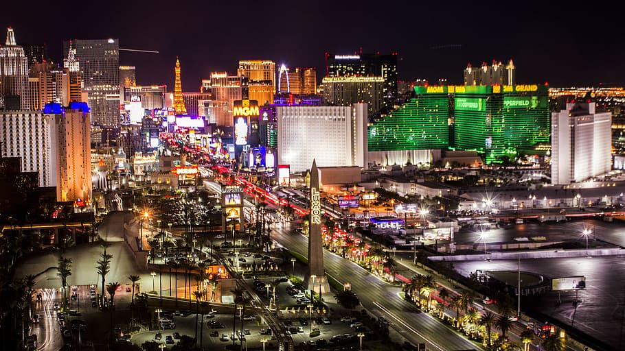 Las Vegas, paisaje urbano iluminado durante la noche, exterior del edificio, arquitectura, estructura construida, ciudad, iluminado, noche, edificio, paisaje urbano
