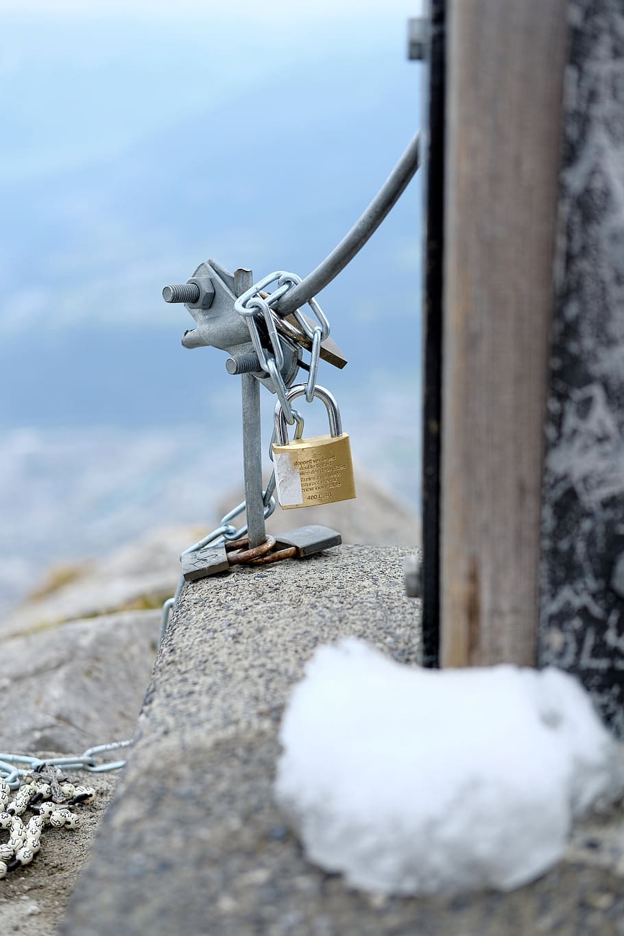 padlock, carbine, rope, mountain, snow, steel cable, object, day, metal, nature