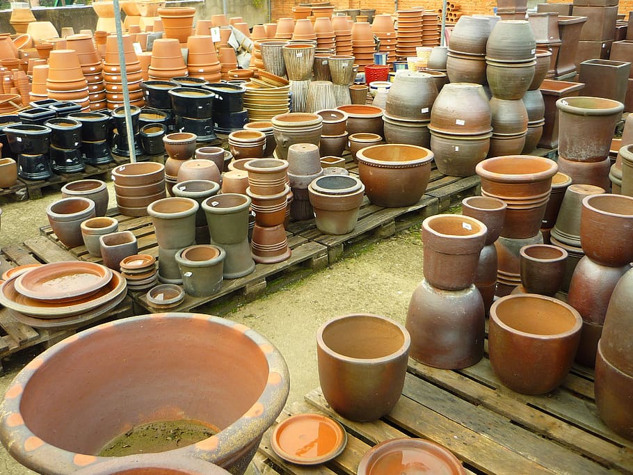 pots, planters, warehouse, sale, mud, containers, storage, collection, trade, gardening