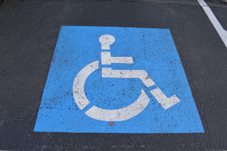Discapacidad, Ada, espacio de estacionamiento, estacionamiento, silla de ruedas, acceso para discapacitados, letrero para discapacitados, diferentes capacidades, representación humana, comunicación