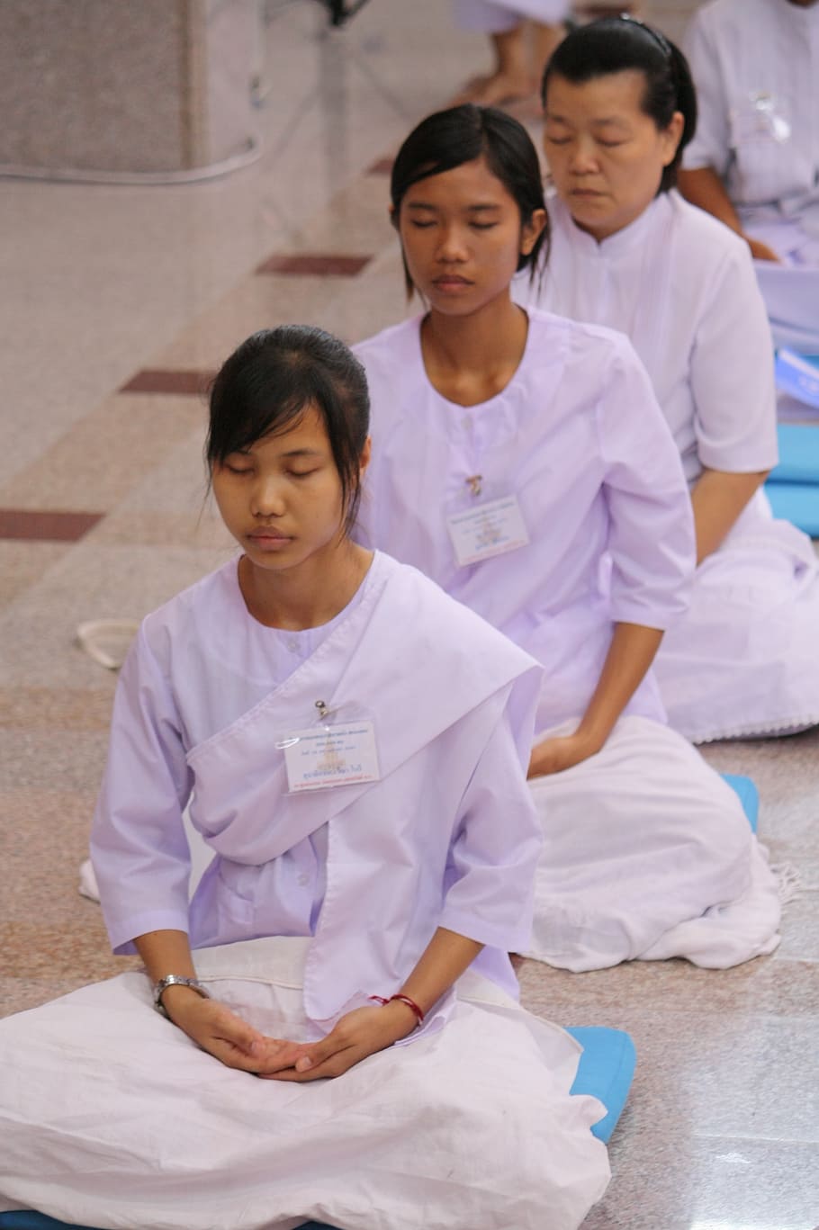 observar, religioso, rito de preceptos, en, tailandés, meditación, budistas, tailandia, mujeres, meditar
