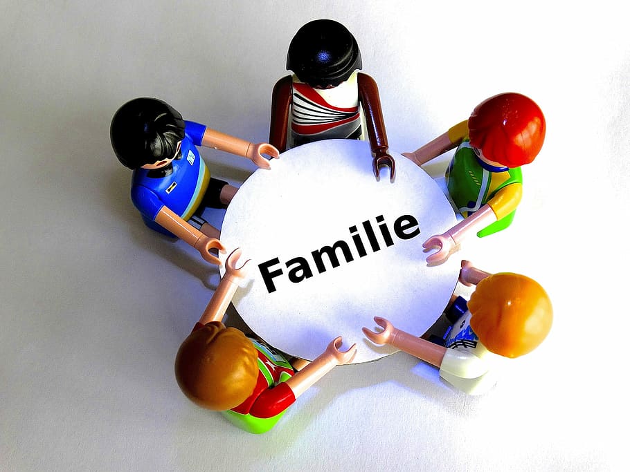 close-up photo, minifig toy gathering, table, Family, Playmobil, Round Table, talk, consulting, solution search, teamwork