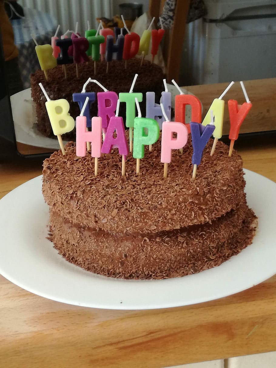 Selamat ulang tahun, ulang tahun, kue, coklat, kue ulang tahun, kue coklat, makanan manis, makanan dan minuman, indulgensi, pencuci mulut