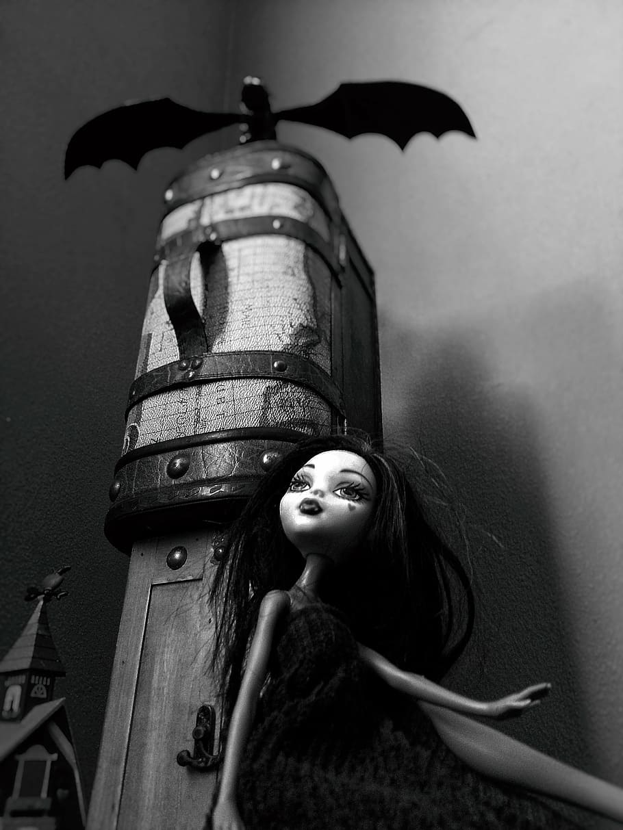 toys, doll, dragon, satire, monster high, gothic, statue, low angle view, architecture, outdoors
